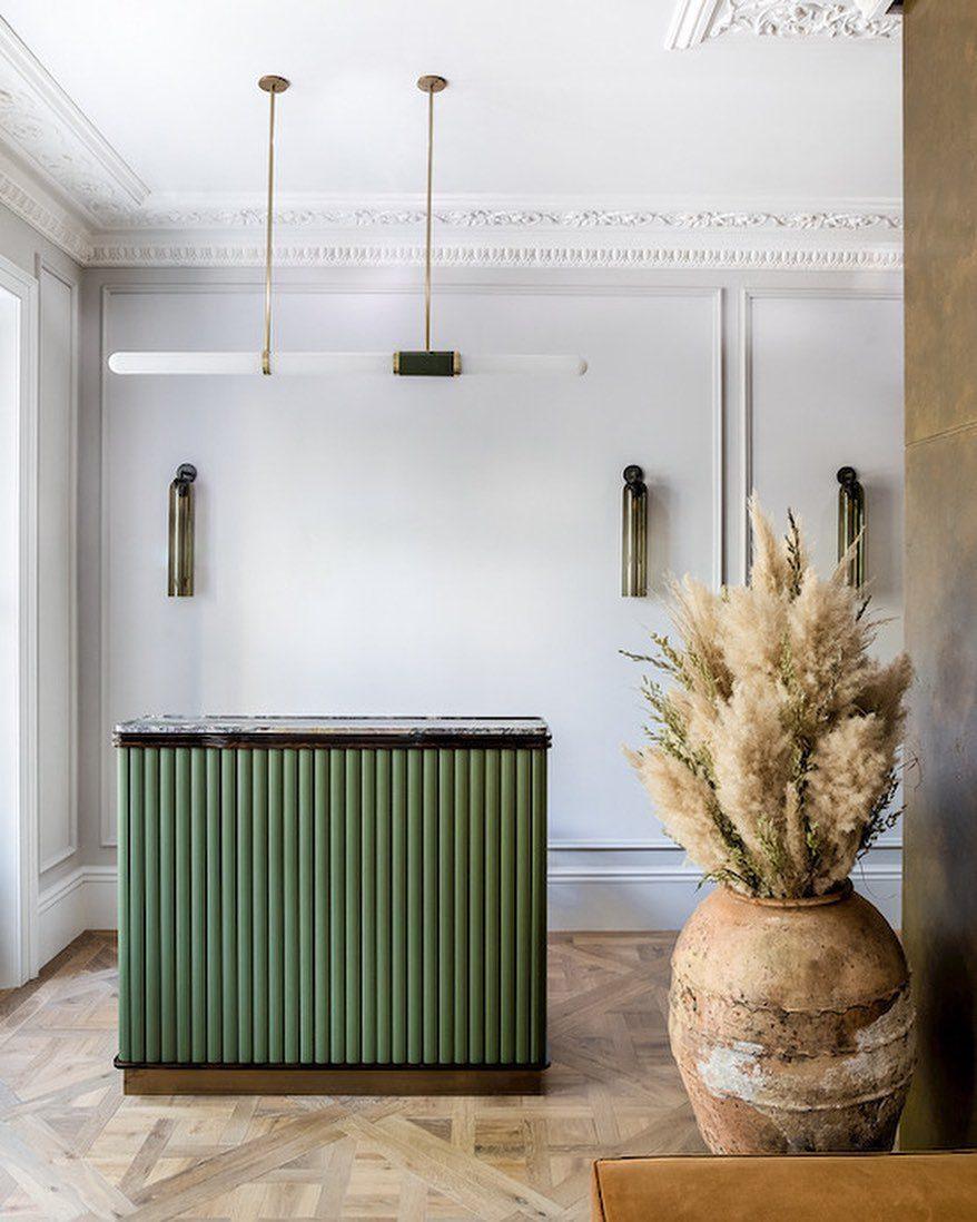 Apportez Chaleur et élégance avec la Sconce en Verre Artisanal