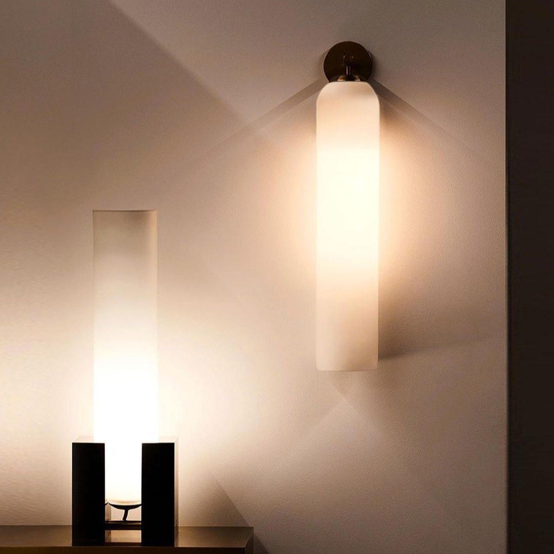 Apportez Chaleur et élégance avec la Sconce en Verre Artisanal