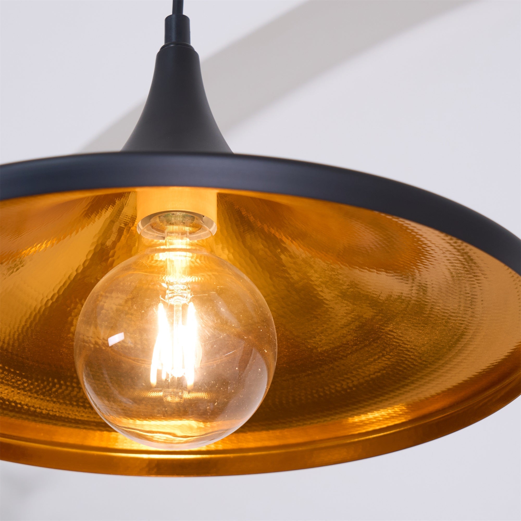 Illuminez votre Espace avec L'élégante Beat Hängeleuchte