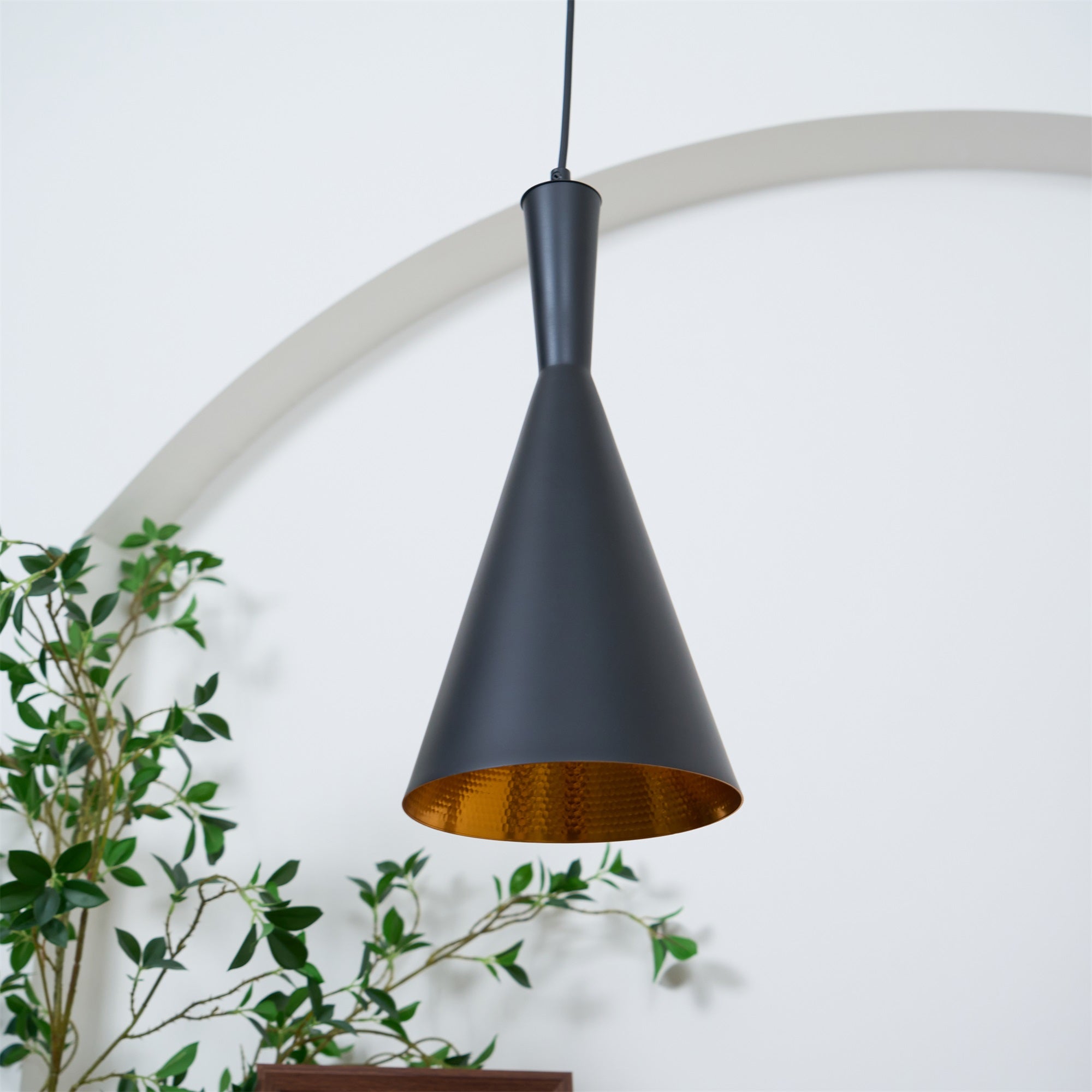 Illuminez votre Espace avec L'élégante Beat Hängeleuchte