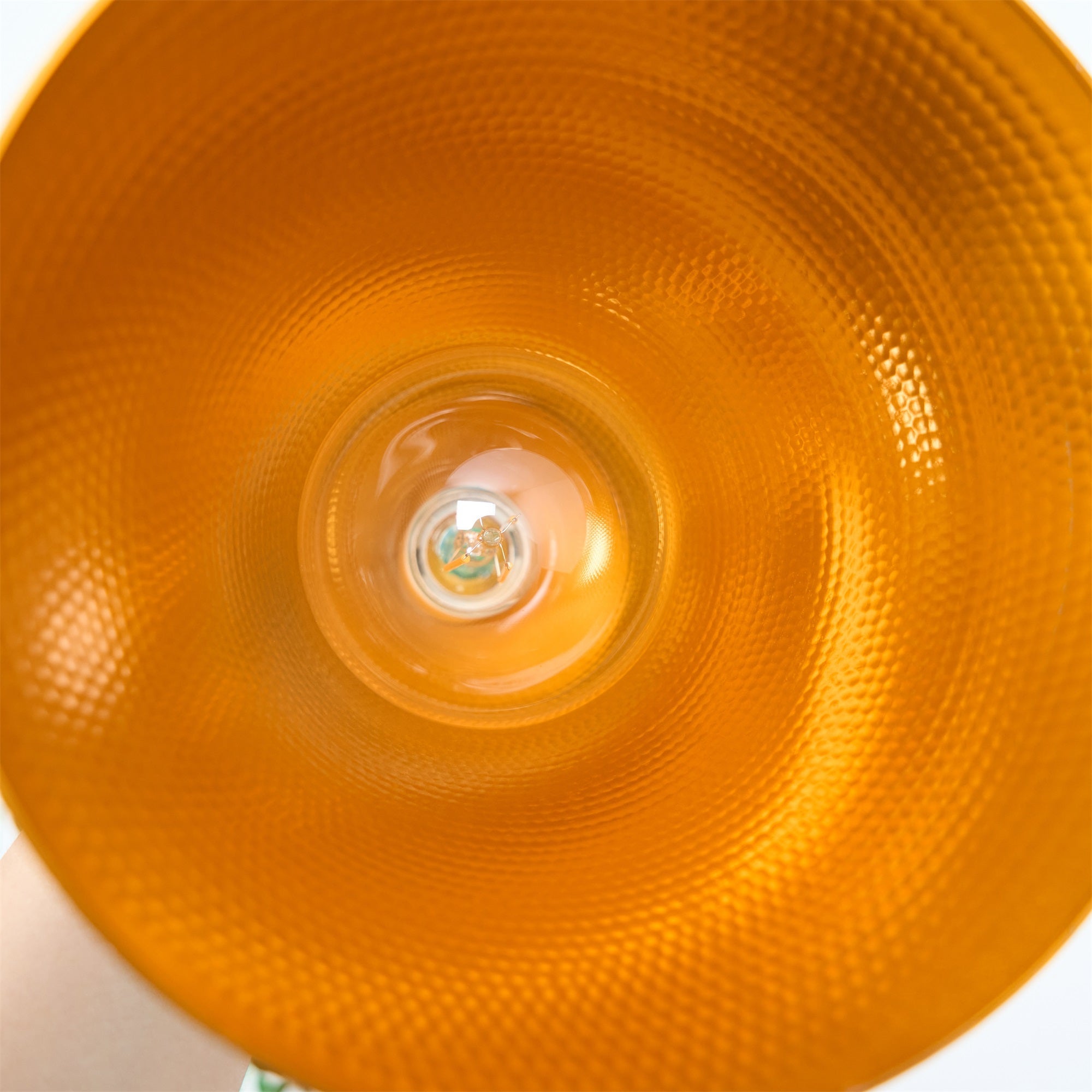 Illuminez votre Espace avec L'élégante Beat Hängeleuchte