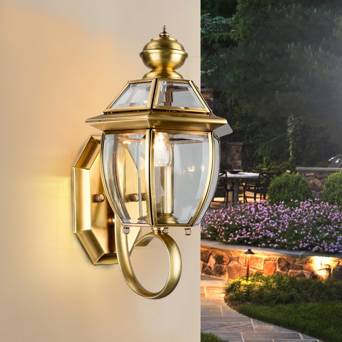 Éclairez votre Extérieur avec L'élégante Antiken Messing Lampe