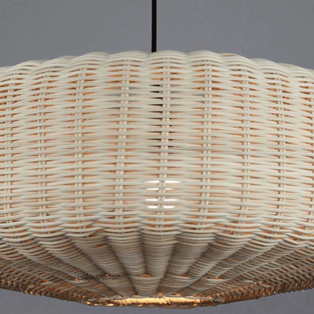 Illuminez votre Espace avec L'élégance Unique du Lustre en Rattan