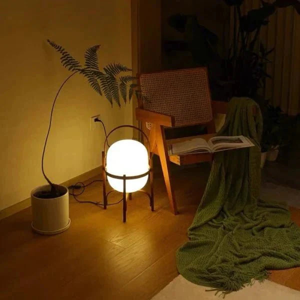 Cesta : une Lumière Chaleureuse Mit Ihrem Charme Artistique des Années 60
