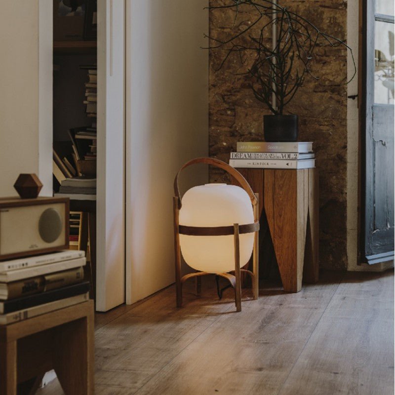 Cesta : une Lumière Chaleureuse Mit Ihrem Charme Artistique des Années 60