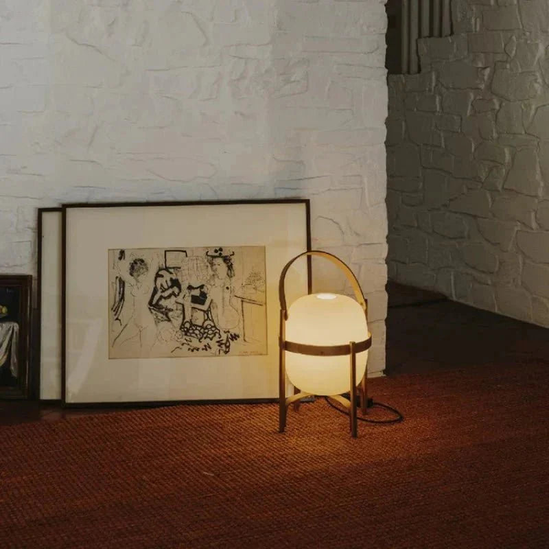 Cesta : une Lumière Chaleureuse Mit Ihrem Charme Artistique des Années 60