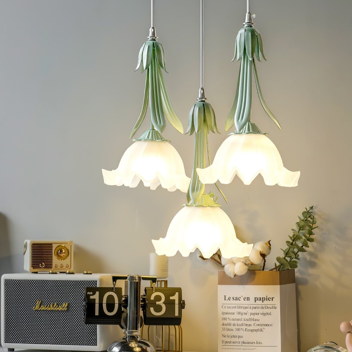 Éclairez votre Espace avec la Hängelampe Mit Blumenmotiv élégante