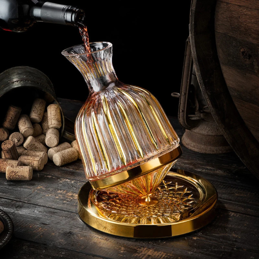 Décanteur en verre kristall spin avec accents dorés, parfait pour chaque amoureux du vin