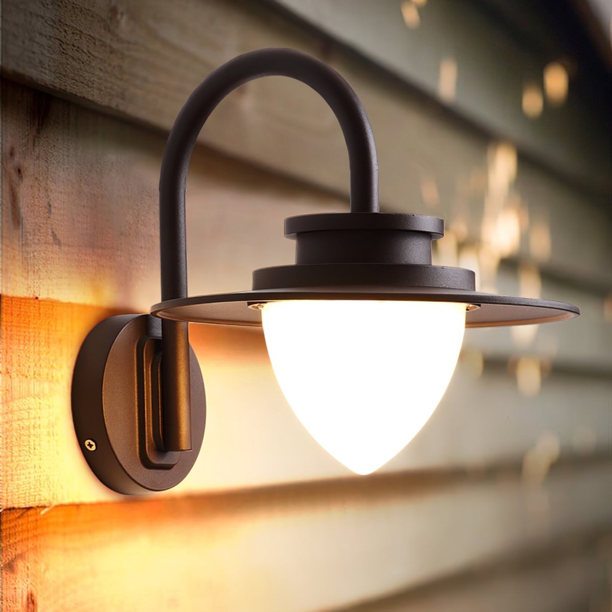 Illuminez votre Extérieur avec la Dennenappel Buitenwandlamp élégante