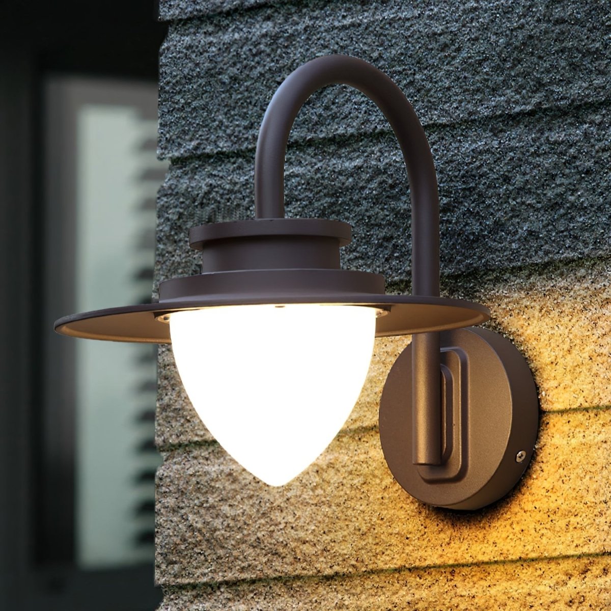 Illuminez votre Extérieur avec la Dennenappel Buitenwandlamp élégante