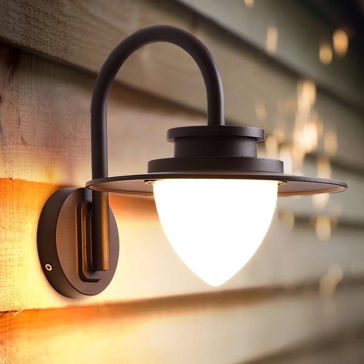 Illuminez votre Extérieur avec la Dennenappel Buitenwandlamp élégante