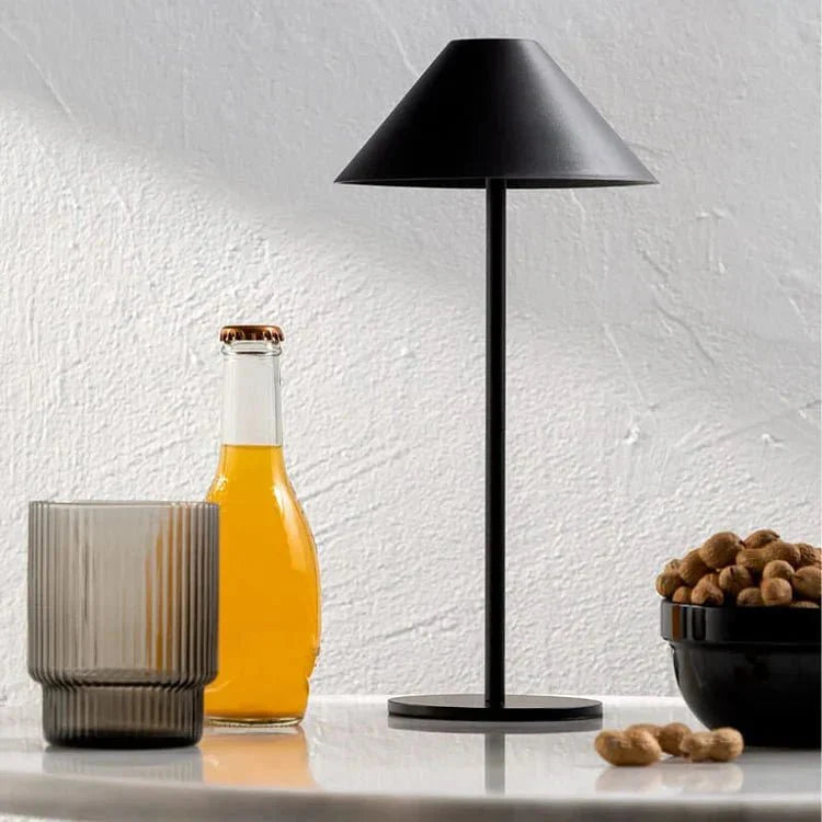 Notre Lampe Minimaliste en Kegel pour une élégance Accueillante