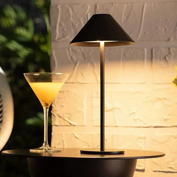 Notre Lampe Minimaliste en Kegel pour une élégance Accueillante
