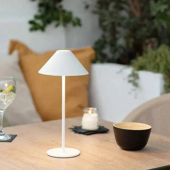 Notre Lampe Minimaliste en Kegel pour une élégance Accueillante