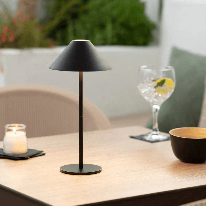 Notre Lampe Minimaliste en Kegel pour une élégance Accueillante