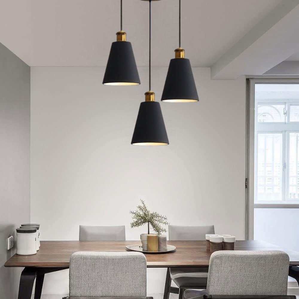 Trois pendants noirs de la verfijnde scandi deckenlampe en métal et résine