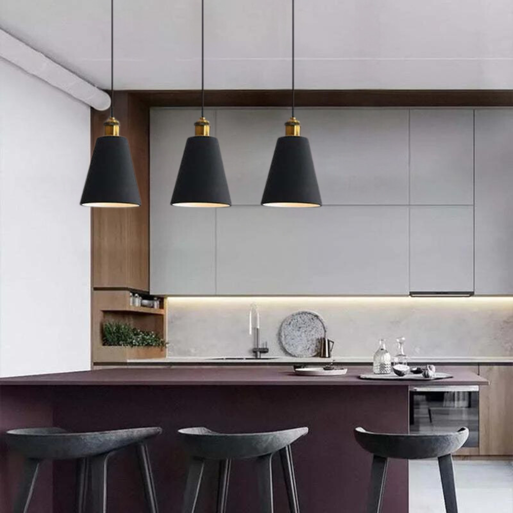 Trois luminaires pendentifs noirs, verfijnde scandi deckenlampe élégante en métal et résine