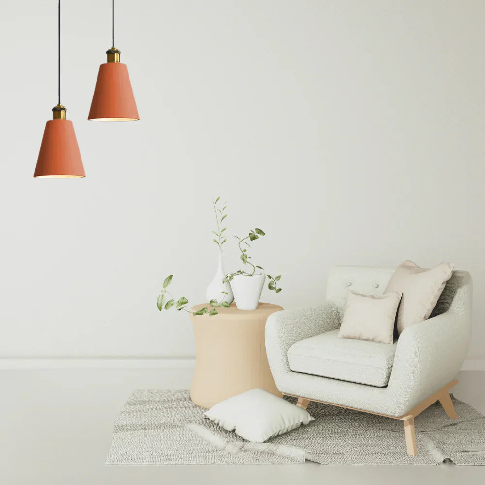 Armchair cozy avec pillows, idéal pour mettre en valeur votre verfijnde scandi deckenlampe