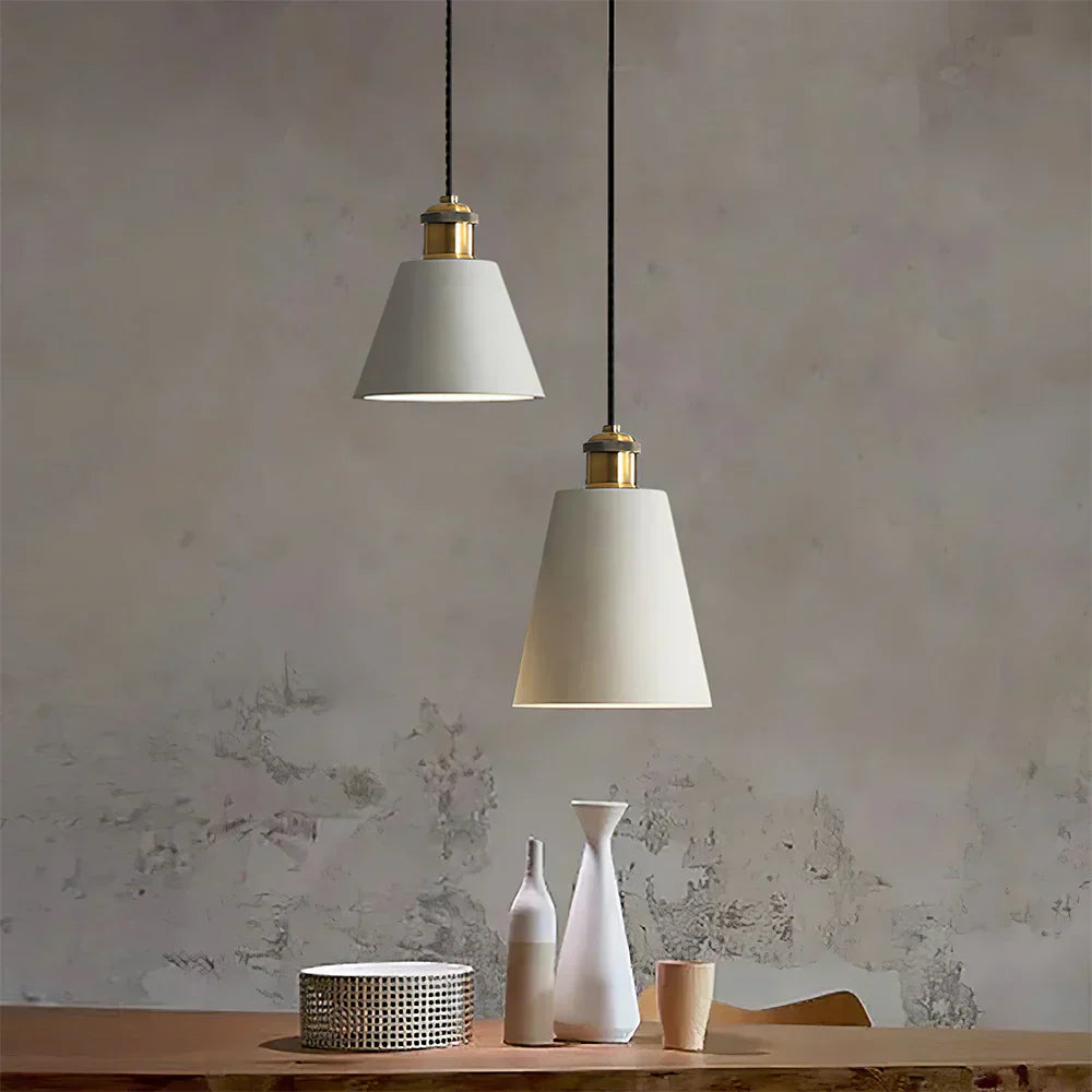 Pendentifs avec abat-jour coniques de la verfijnde scandi deckenlampe en métal et résine