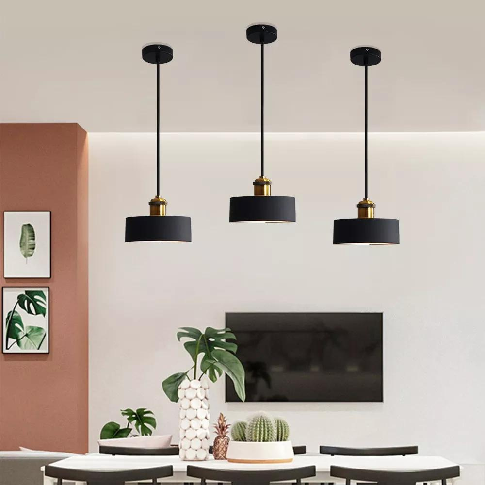 Trois suspensions noires et dorées, vérfijnde scandi deckenlampe élégante en métal et résine