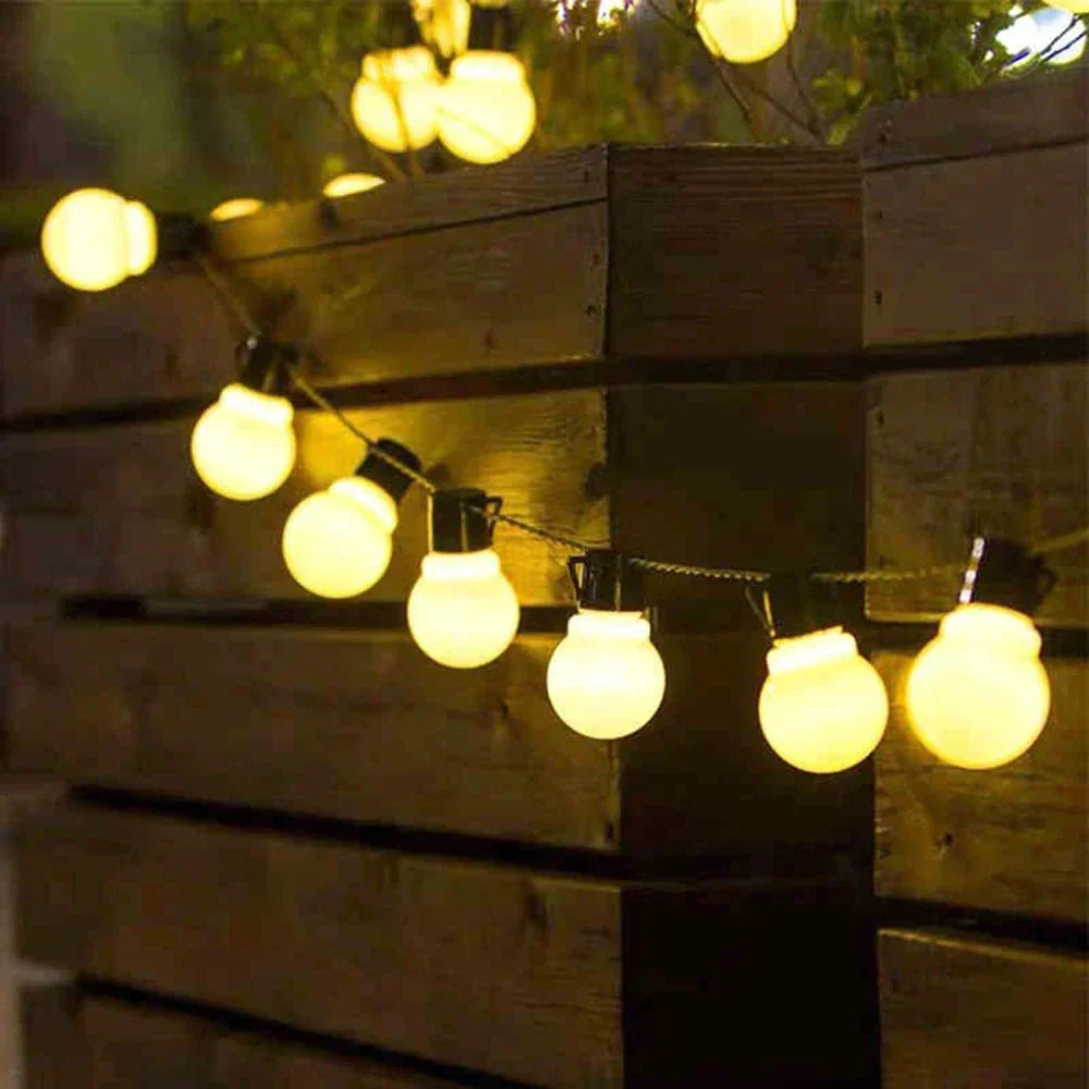Apportez de la Magie à votre Jardin avec les Festoonglow Außenlichtslingers