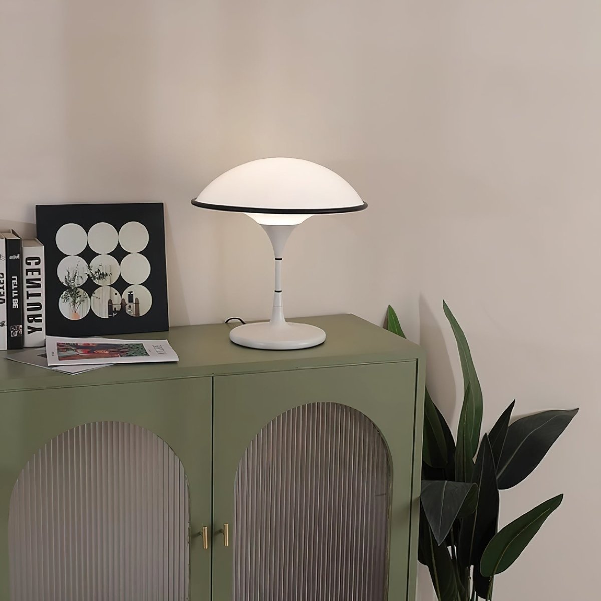 Nous Offrons la Lampe de Table Fontana, Alliant Rétro et Modernité