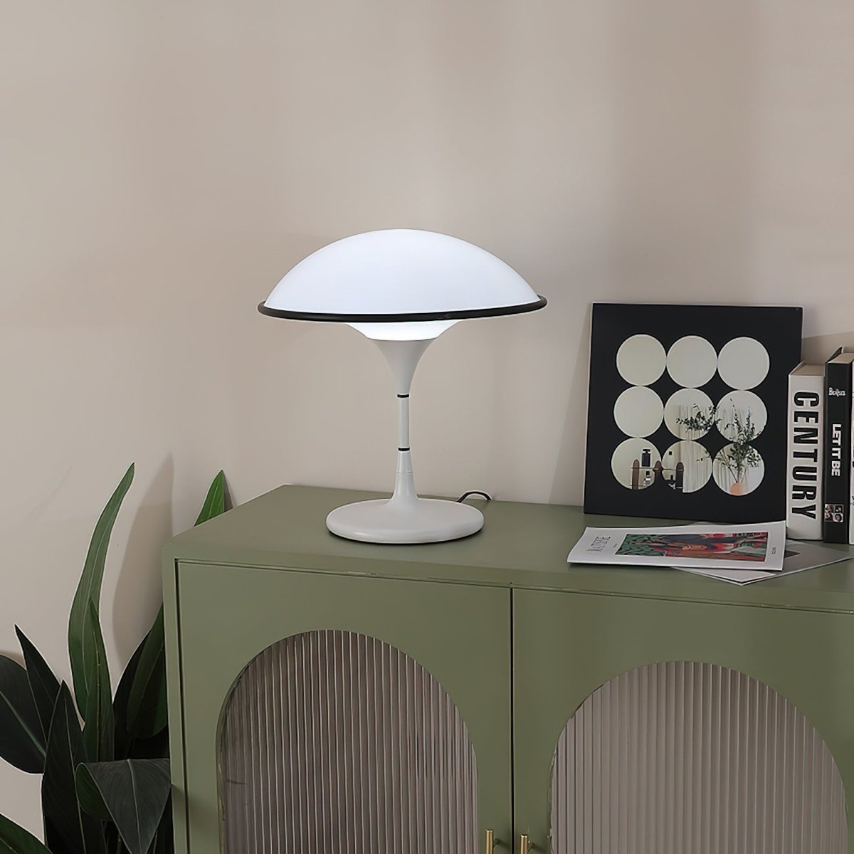Nous Offrons la Lampe de Table Fontana, Alliant Rétro et Modernité