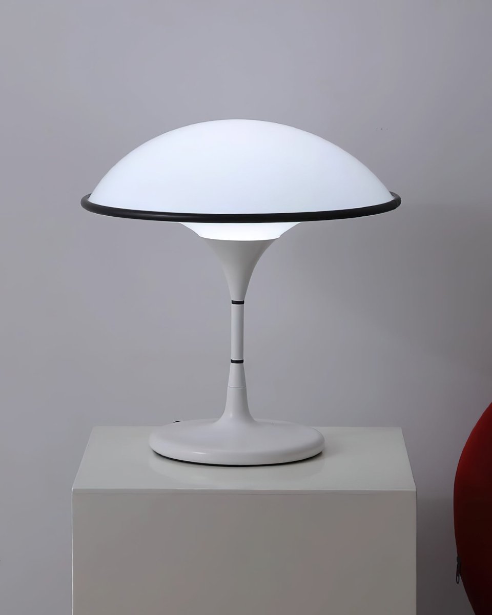 Nous Offrons la Lampe de Table Fontana, Alliant Rétro et Modernité