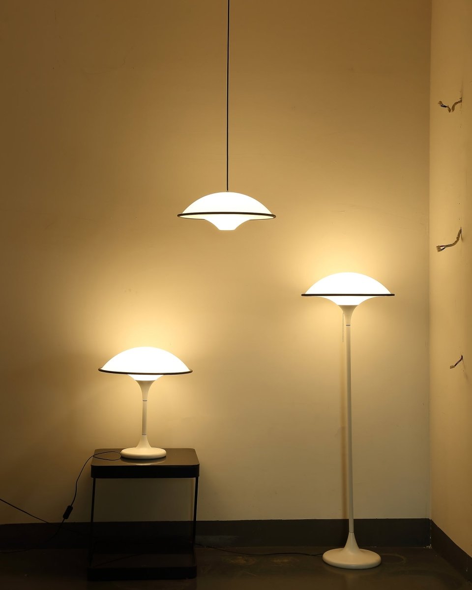 Nous Offrons la Lampe de Table Fontana, Alliant Rétro et Modernité