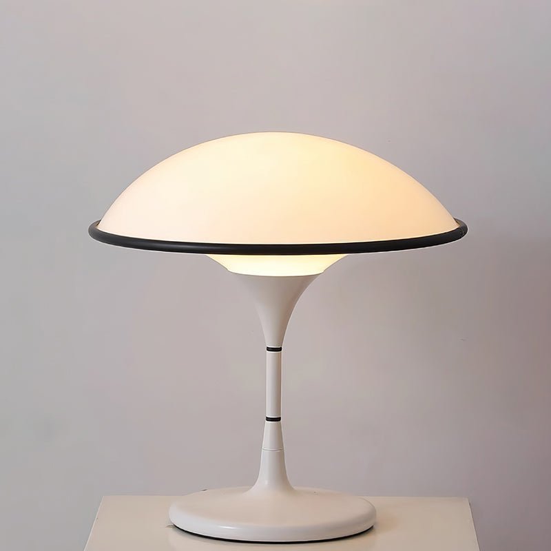 Nous Offrons la Lampe de Table Fontana, Alliant Rétro et Modernité