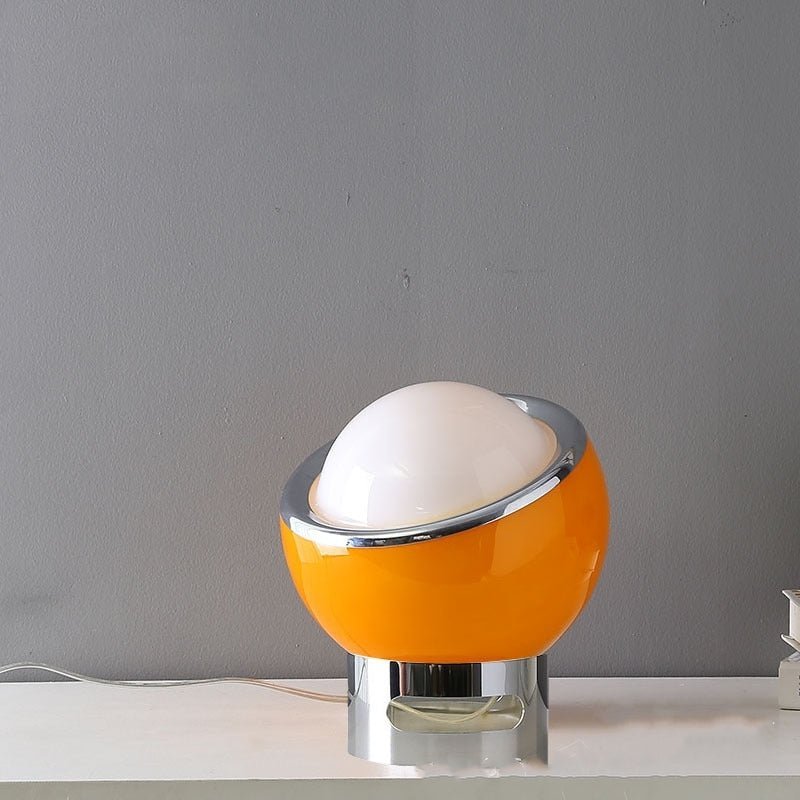 Cette Lampe Bauhaus est L'élégance Fonctionnelle à la Française