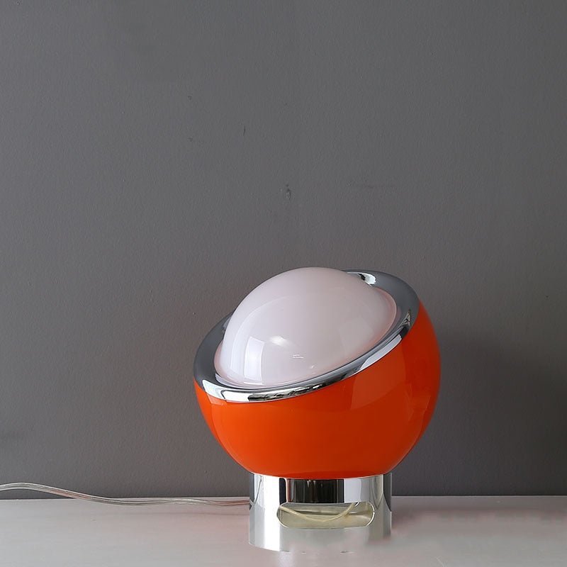 Cette Lampe Bauhaus est L'élégance Fonctionnelle à la Française