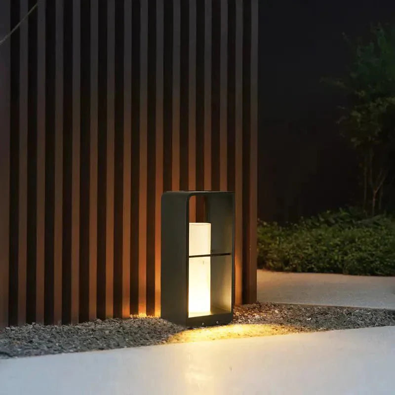Ajoutez élégance et Durabilité à votre Jardin avec notre Lanterne Solaire