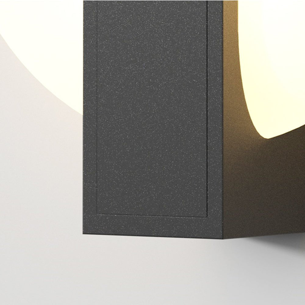 Apportez une Touche D'élégance avec Cette Lampe Extérieure Moderne