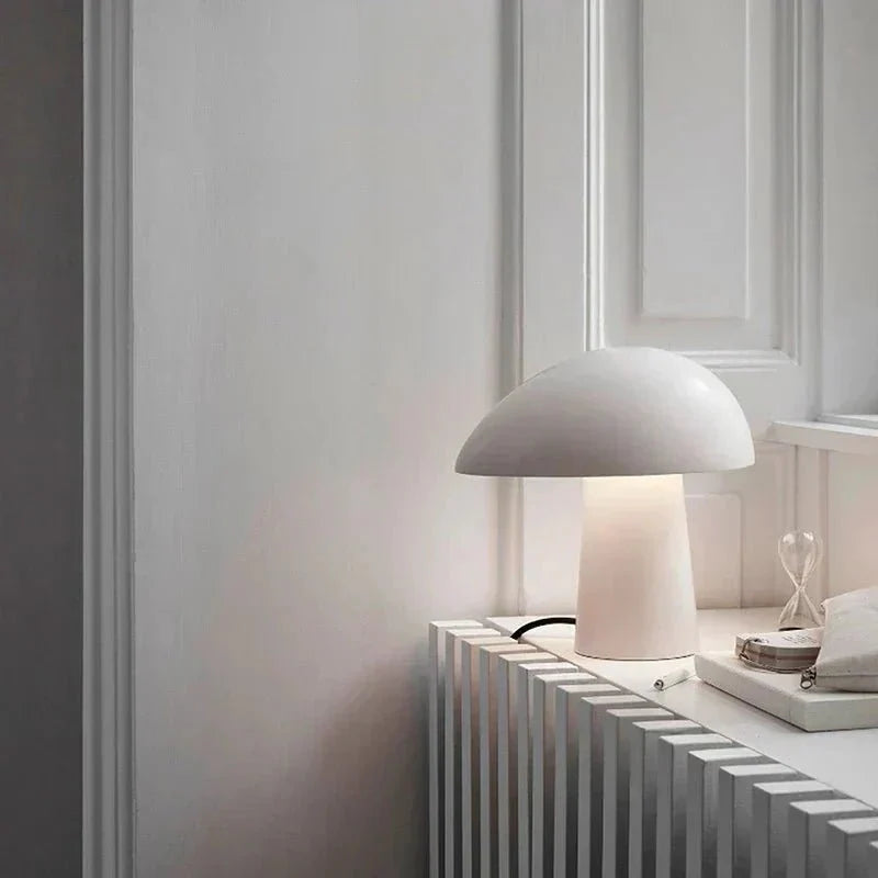 Offrez un Charme Scandinave avec nos Lampes de Table Juno