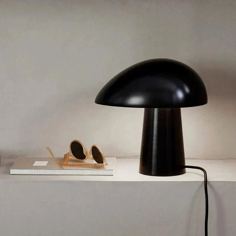 Offrez un Charme Scandinave avec nos Lampes de Table Juno