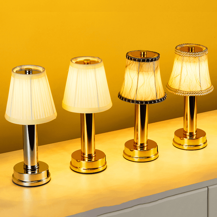 Table Lamp élégante : un Hauch de Lumière Douce et Moderne
