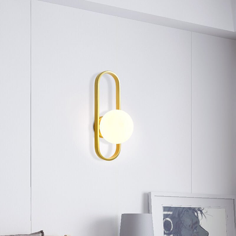 Éclairez votre Espace avec la Moderne Wandlampe à Glaskugel