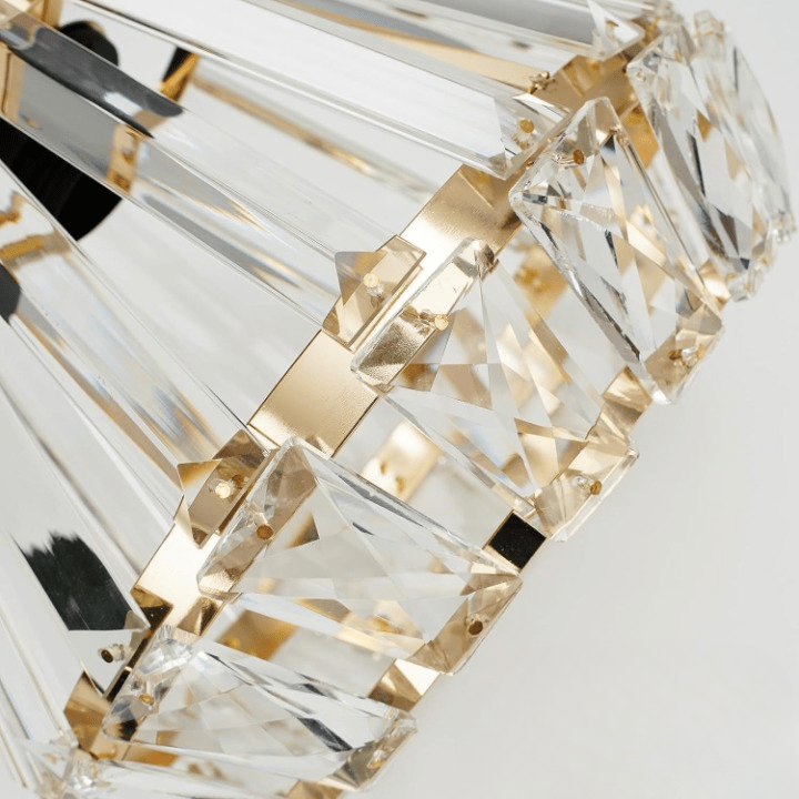 Laissez-vous Séduire par notre Lustre en Cristal Nordique de Luxe