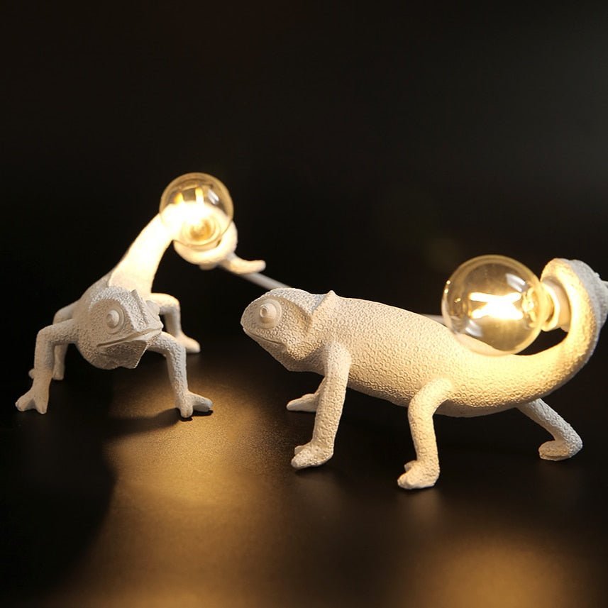 Nous Offrons Cette Lampe en Résine Lézard pour un Design Moderne et Naturel