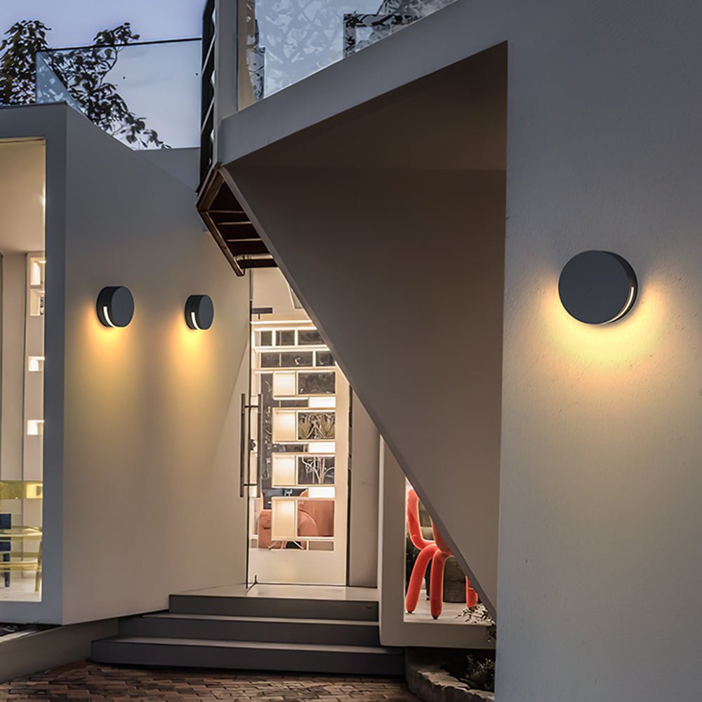 Cette Lampe Moderne en Métal et Verre pour un Style Durable