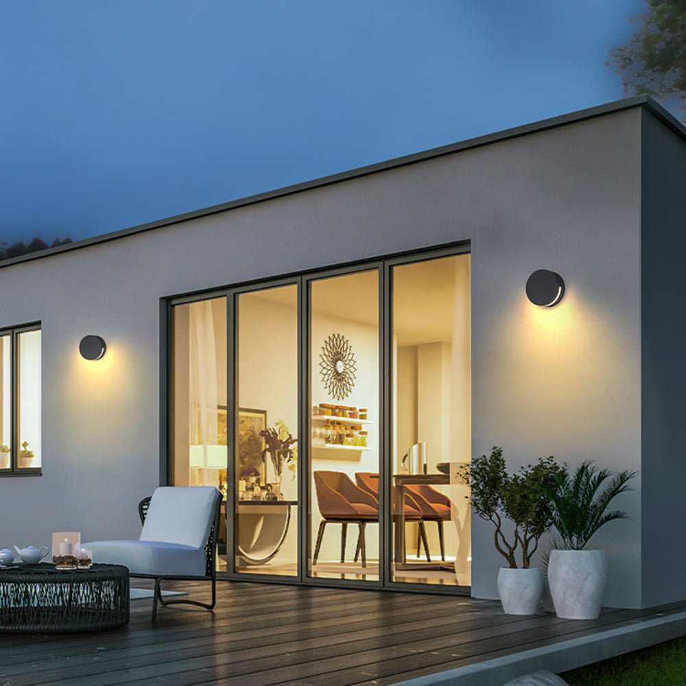 Cette Lampe Moderne en Métal et Verre pour un Style Durable