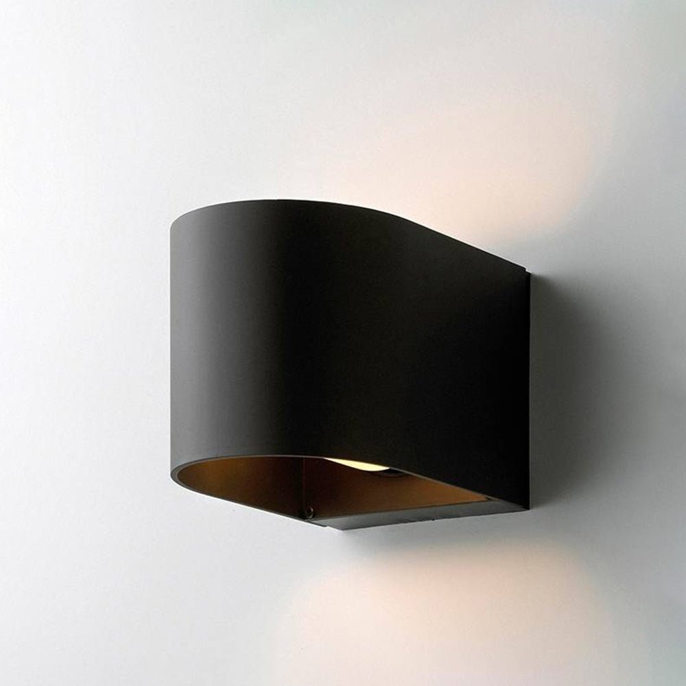 Illuminez votre Maison avec la Lampe Murale Extérieure Orr Moderne