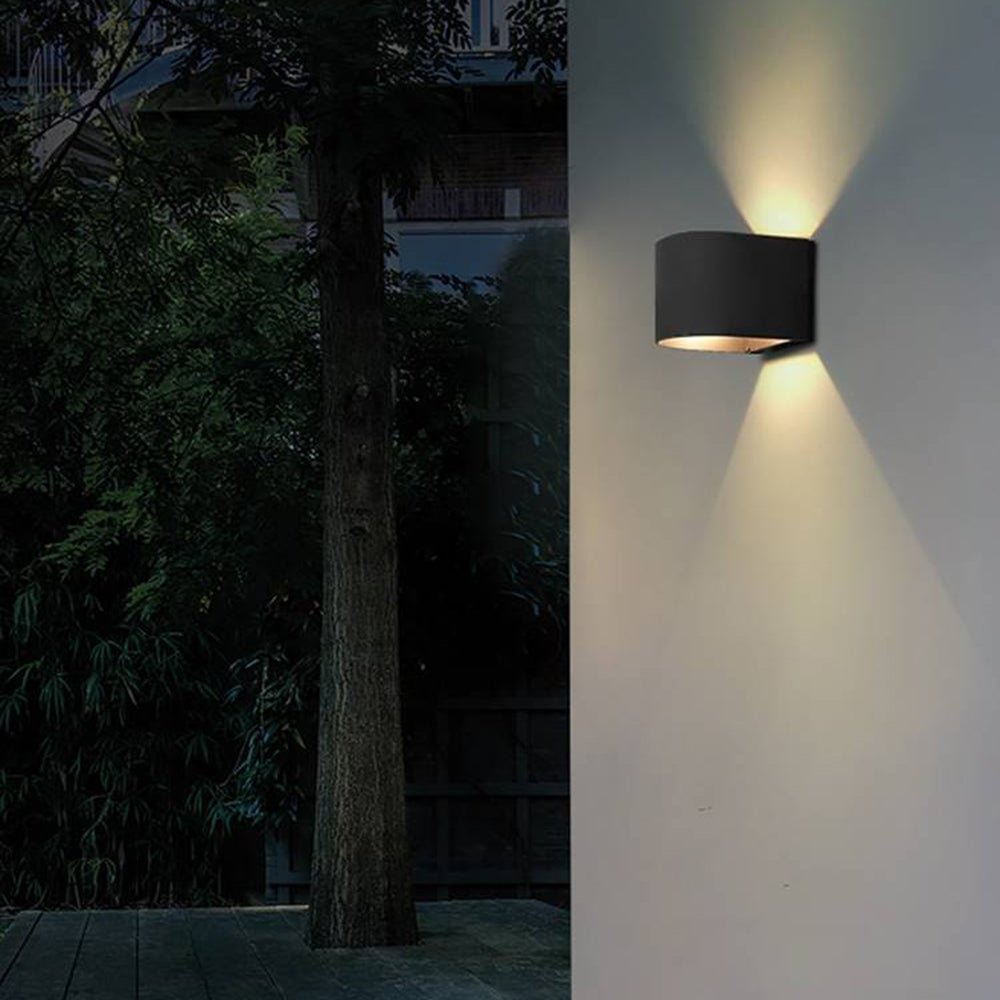 Illuminez votre Maison avec la Lampe Murale Extérieure Orr Moderne