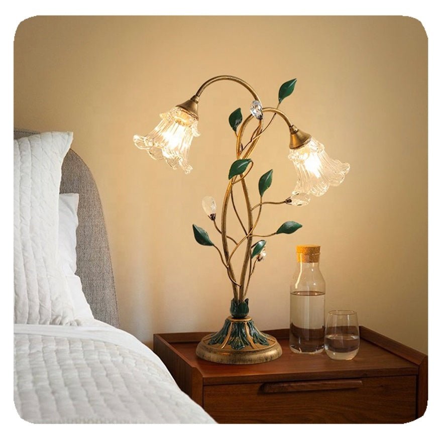 Cette Lampe Fleurie Apporte une Douceur Vintage à votre Décor