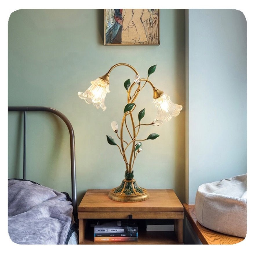 Cette Lampe Fleurie Apporte une Douceur Vintage à votre Décor