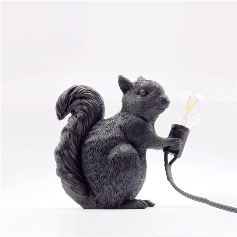Cette Lampe est un Amour de Décoration en Forme D'écureuil