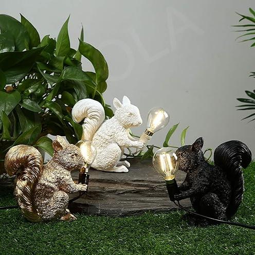 Cette Lampe est un Amour de Décoration en Forme D'écureuil