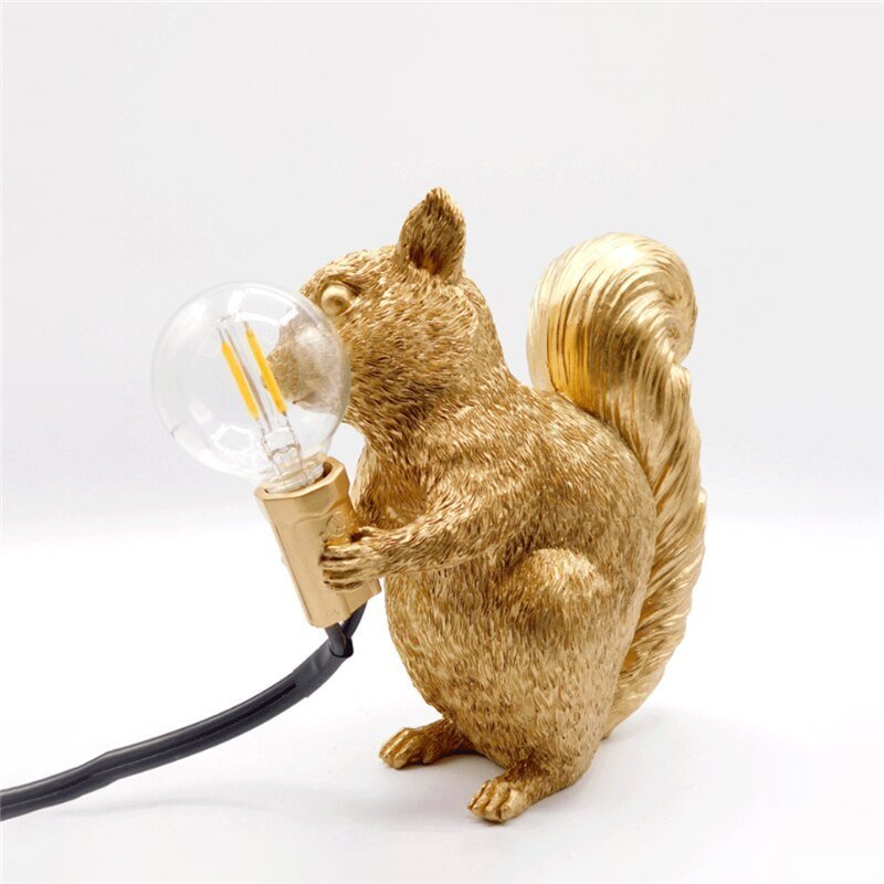 Cette Lampe est un Amour de Décoration en Forme D'écureuil