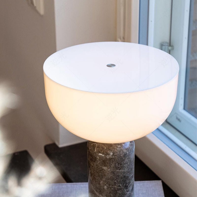 Illuminatez votre Espace avec la Beauté de la Lampe Raja en Marbre